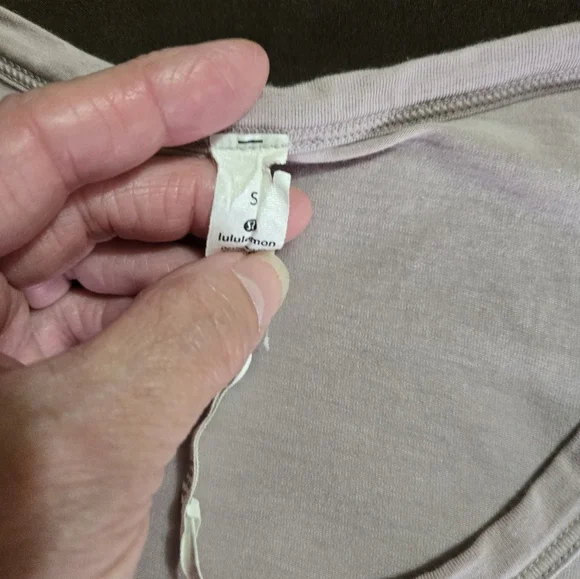 Lululemon Tank with side slits Size S - Picture 4 of 6